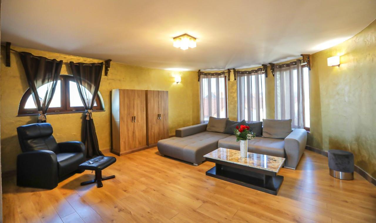 Transilvania Mansion Брашов Екстериор снимка