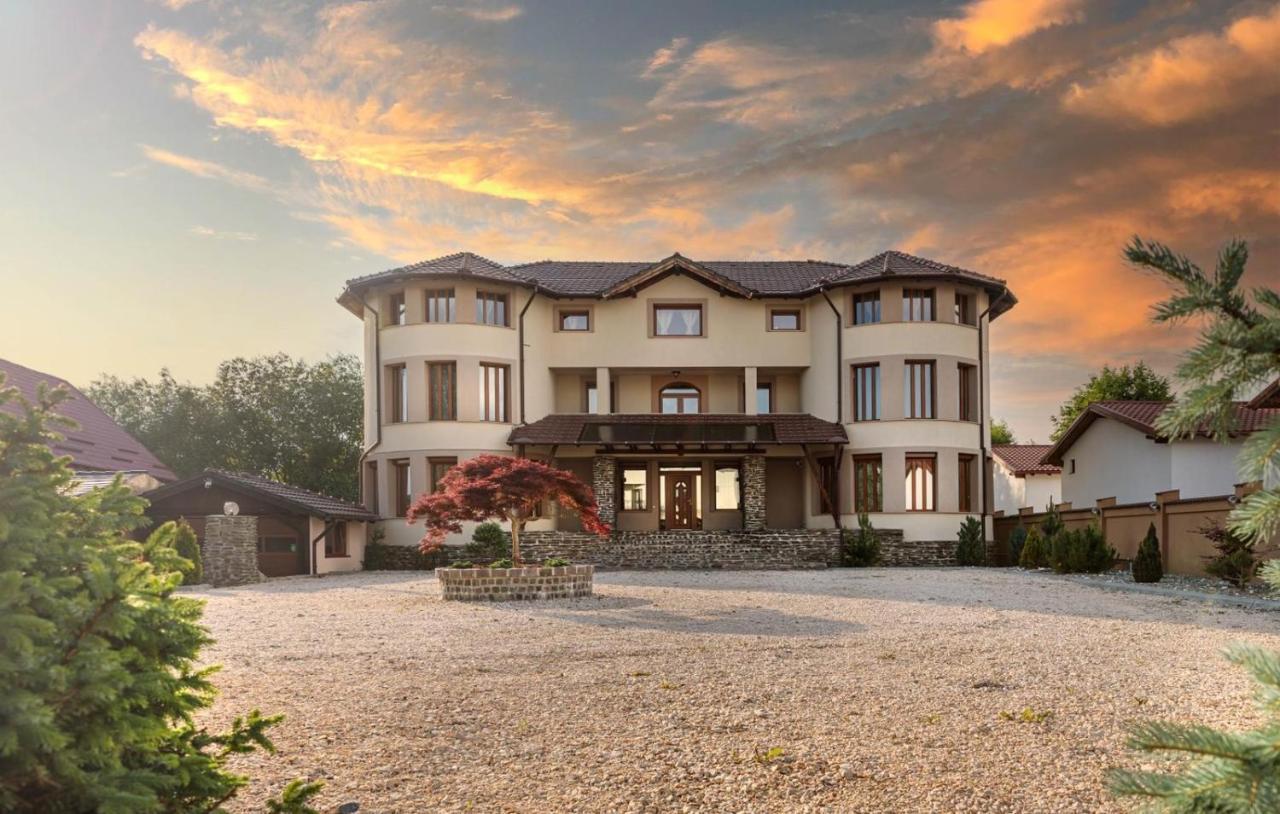 Transilvania Mansion Брашов Екстериор снимка