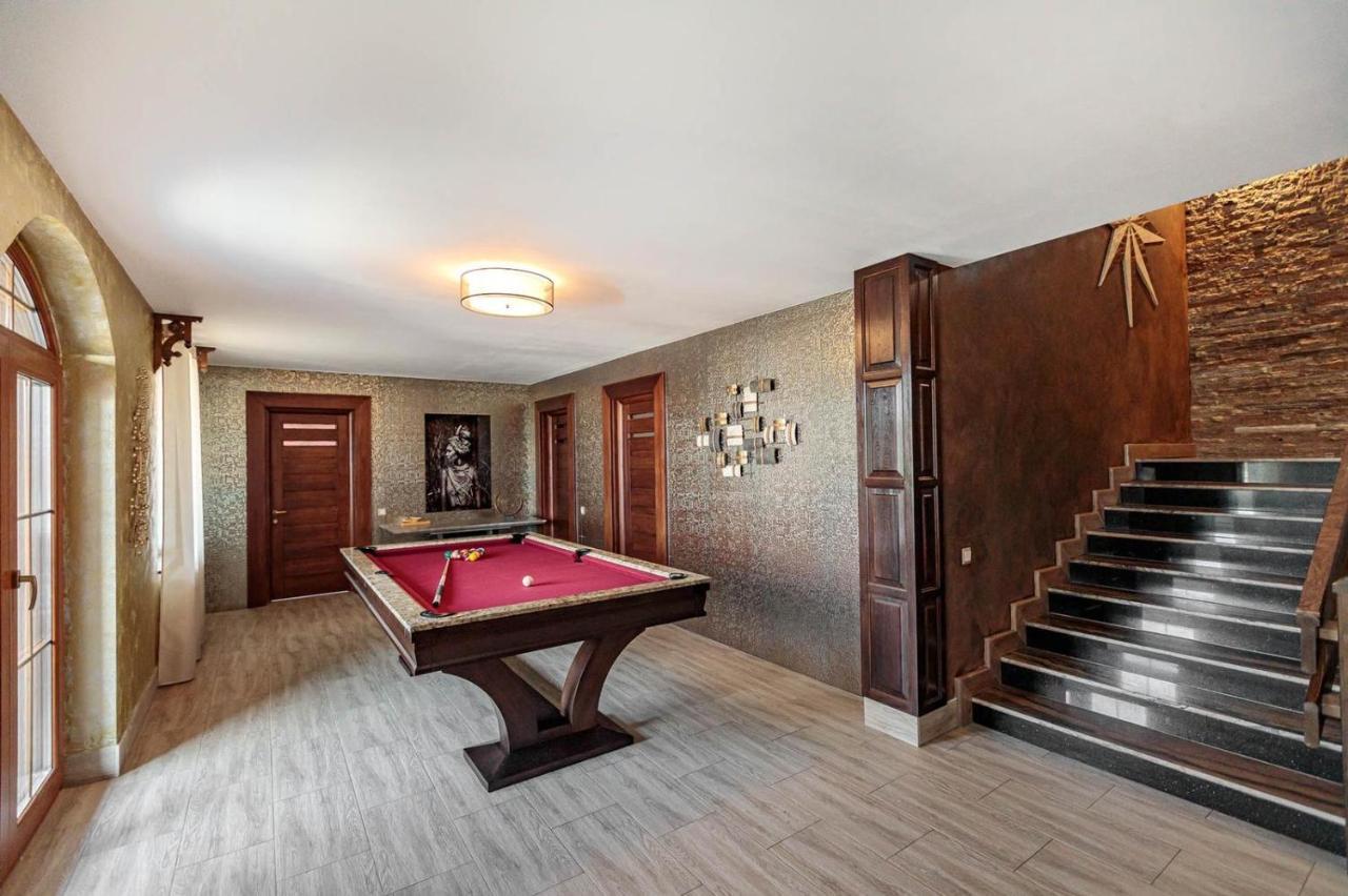 Transilvania Mansion Брашов Екстериор снимка