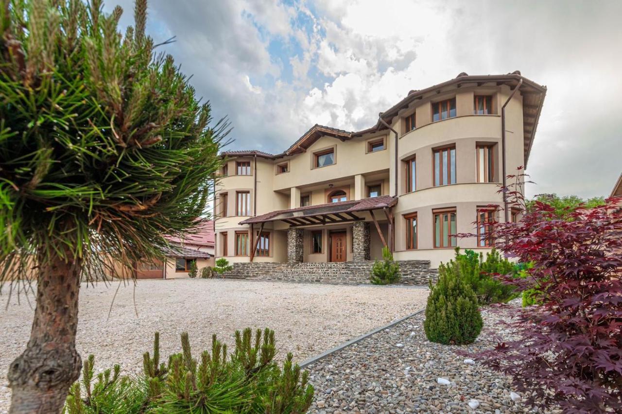 Transilvania Mansion Брашов Екстериор снимка